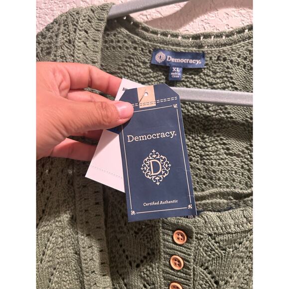 Democracy Tie Front Crochet Tank and Sweater in Green Size XL NWT - Picture 6 of 7